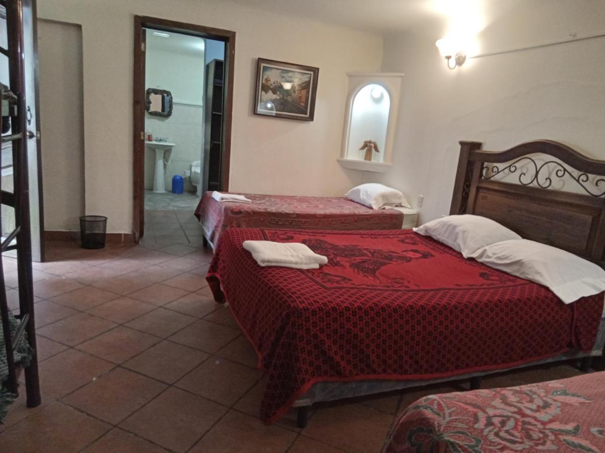 Huellas Hostal Antigua Exterior photo